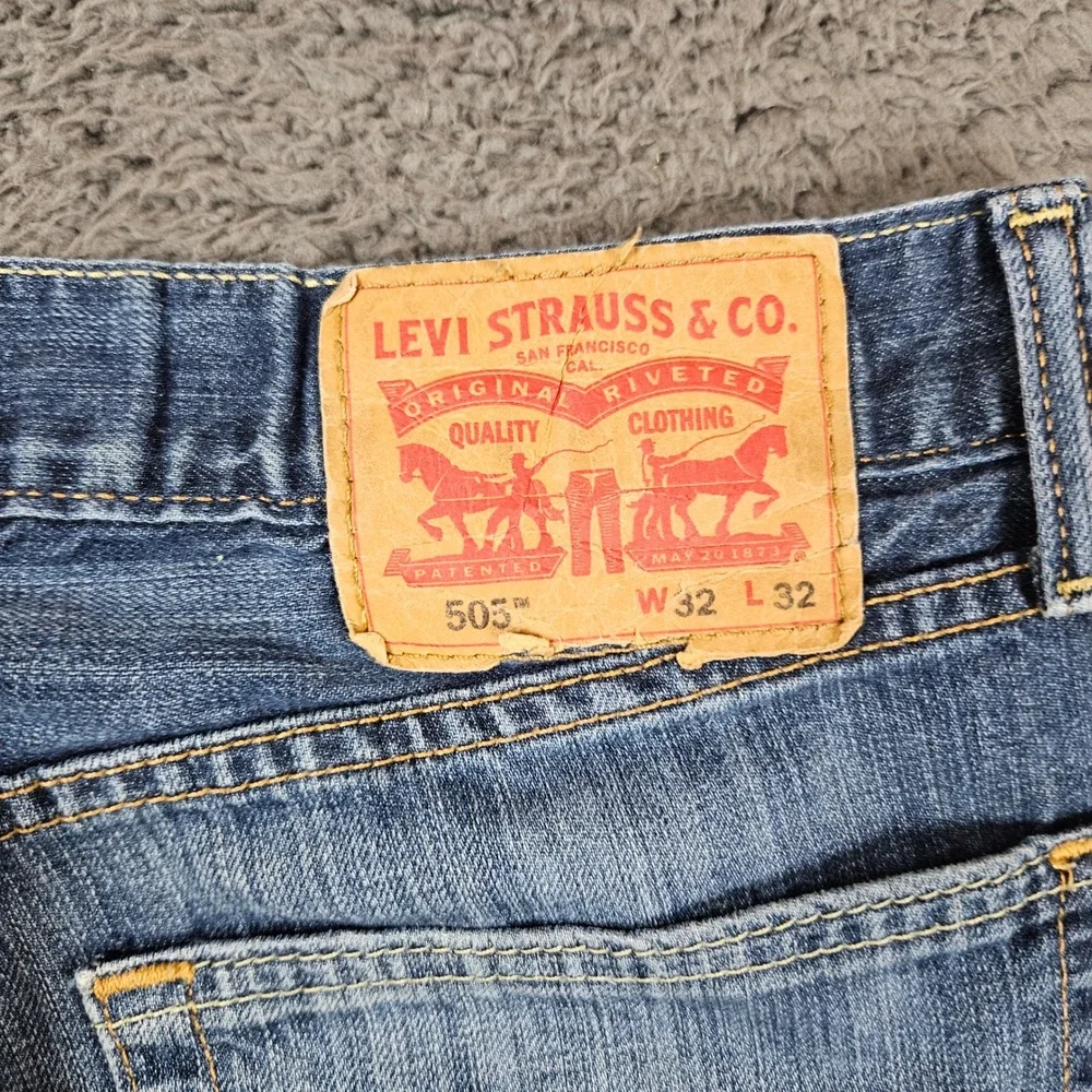 Levis 505 Regular Fit Mens Jeans 32x32‎ Blue Medium Wash Straight Leg Denim